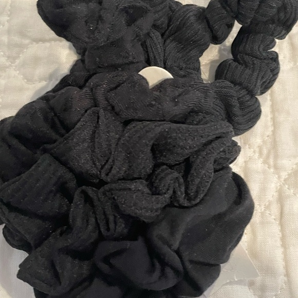 NWT 26 Count Scrunchie Bundle - Picture 4 of 6